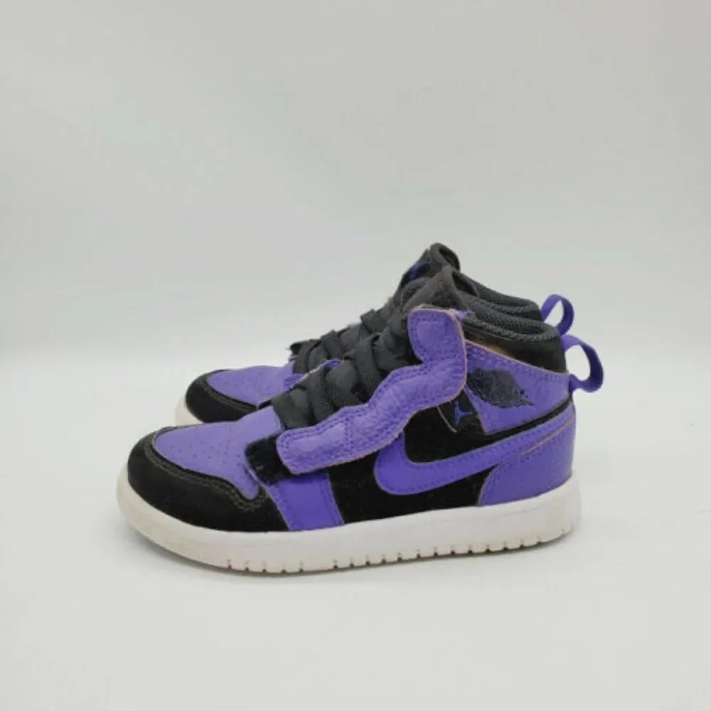 Nike boys black